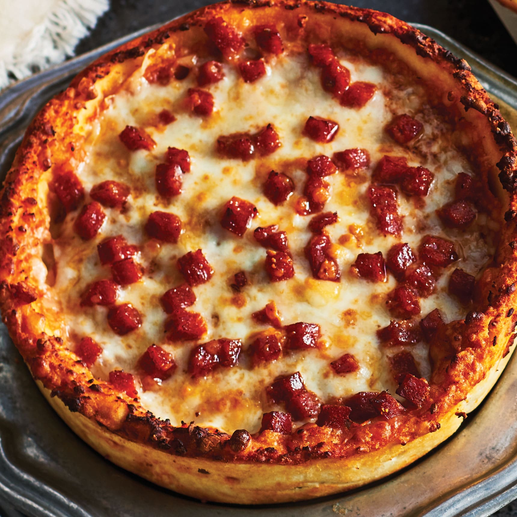 Deep Dish Pepperoni Pizza (160 g)