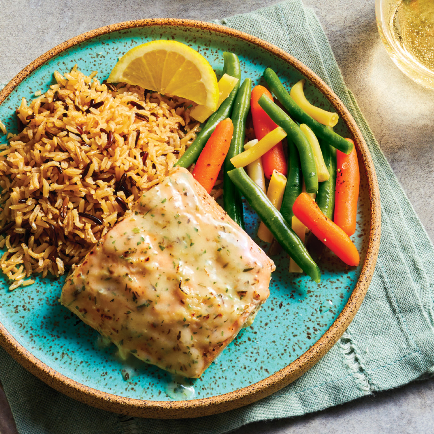 Pink Salmon in Herb and Garlic Sauce (142 g)